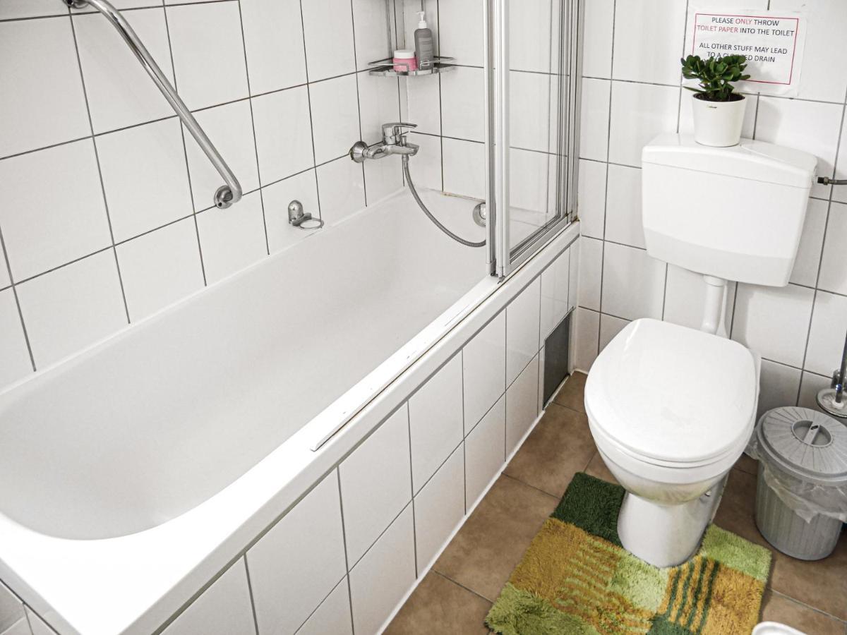 Gemütliches Privatzimmer / Garten / in geteilten Haus / nahe München Zentrum Exterior foto